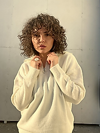 Fermuarlı Dik Yaka Krem Triko Kazak